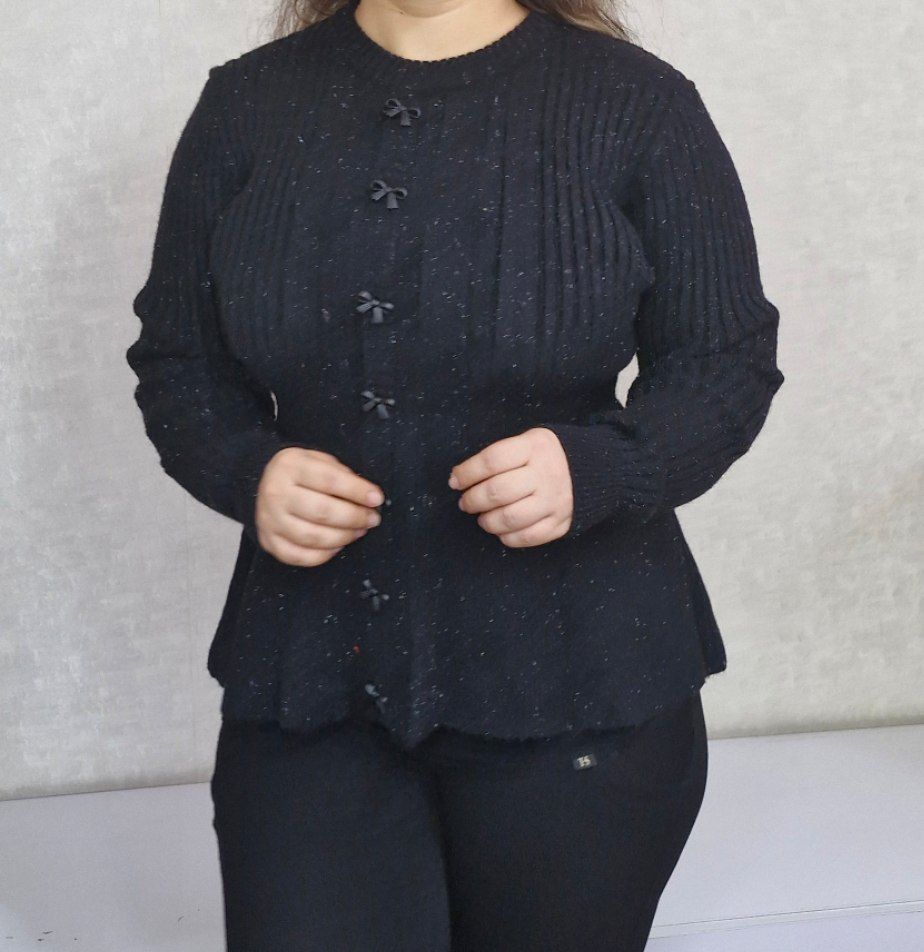 جزئیات بافت نرم و لطیف زنانه آیمواستور، بافت محکم و خوش‌دوخت، مناسب استایل زمستانی